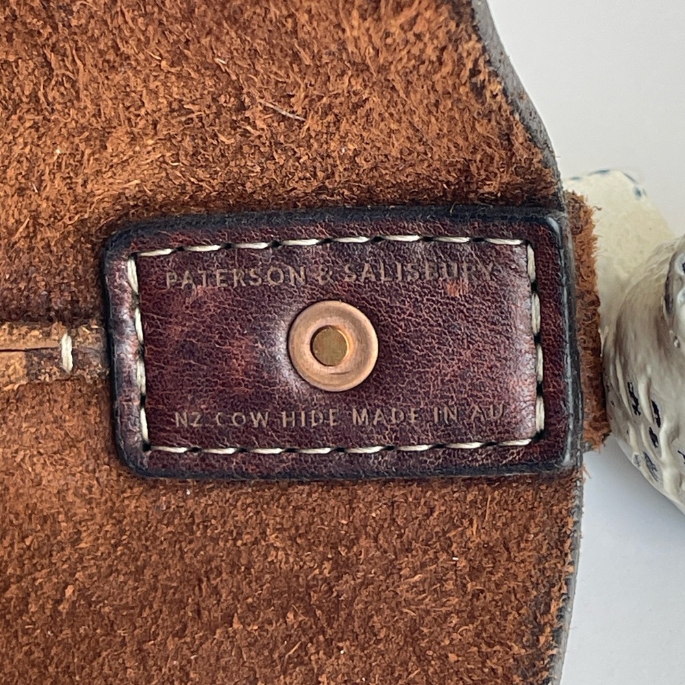Paterson Salisbury Full Grain New Zealand Tasman Cow Leather Bucket Bag - Picture 8 of 16